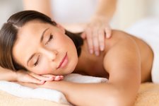 Adobe Stock massage wellnness relax entspannen person
